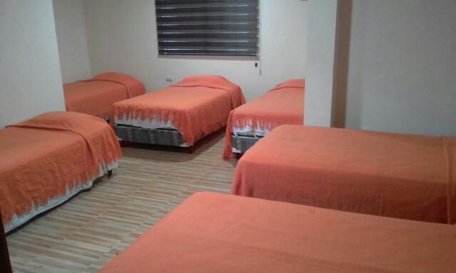 Отель Hostal Las Velas Манта Экстерьер фото