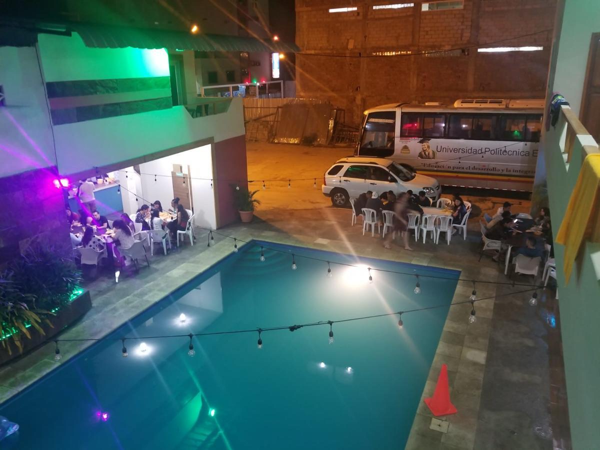 Отель Hostal Las Velas Манта Экстерьер фото